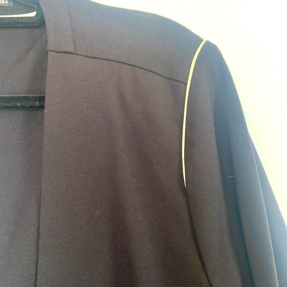 Amanda & Chelsea blazer - Picture 3 of 5